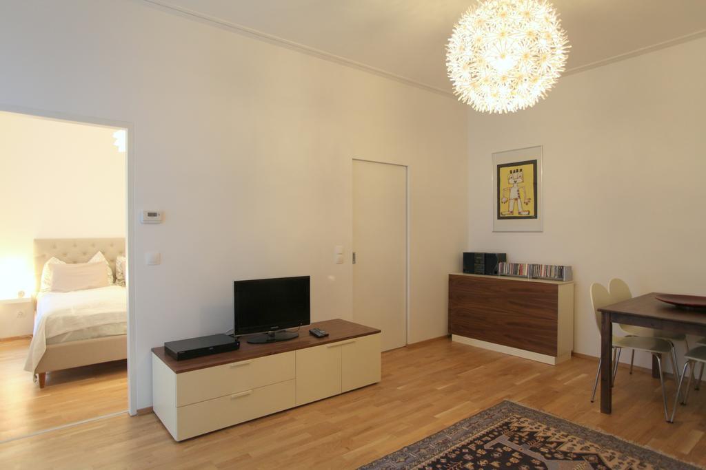 Apartment Moderne Stadtwohnung Mit Balkon *