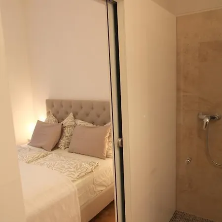 Moderne Stadtwohnung Mit Balkon Vienna Room photo